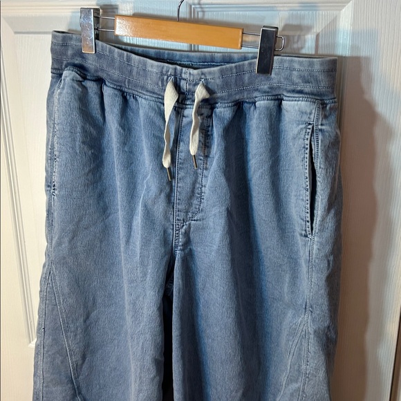Aerie Wide Leg Barrel Leg pull on jeans size large - Picture 7 of 9